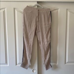 WILLON & CLAY Women’s Tan Jogger Pants